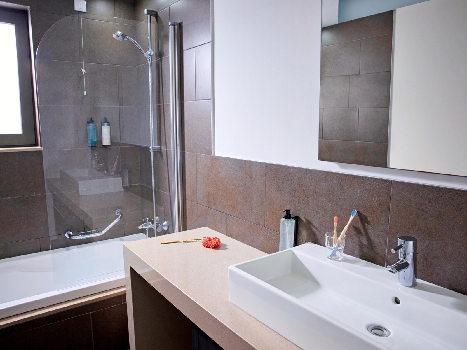 Wohnbeispiel Single with Child Double Room Garden View (3 pax)