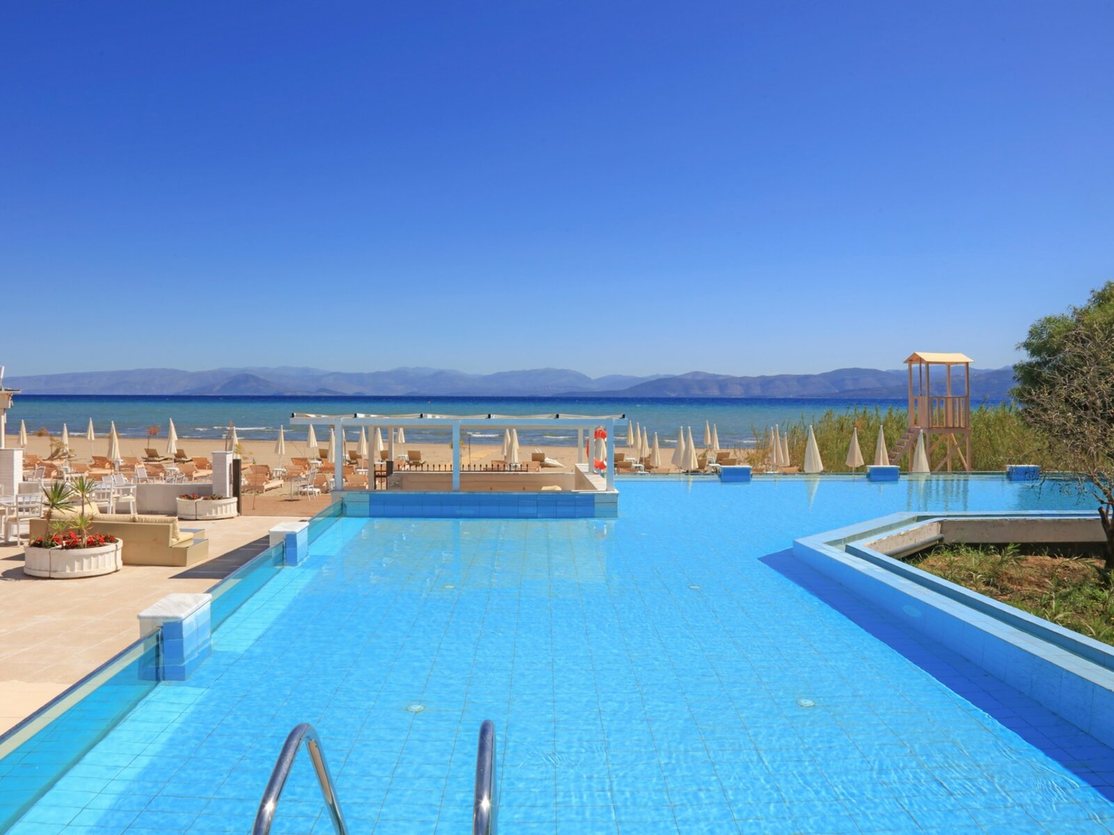 MAIN POOL