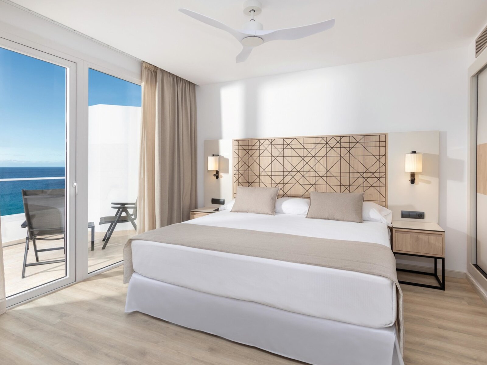 Wohnbeispiel Suite with Sea View