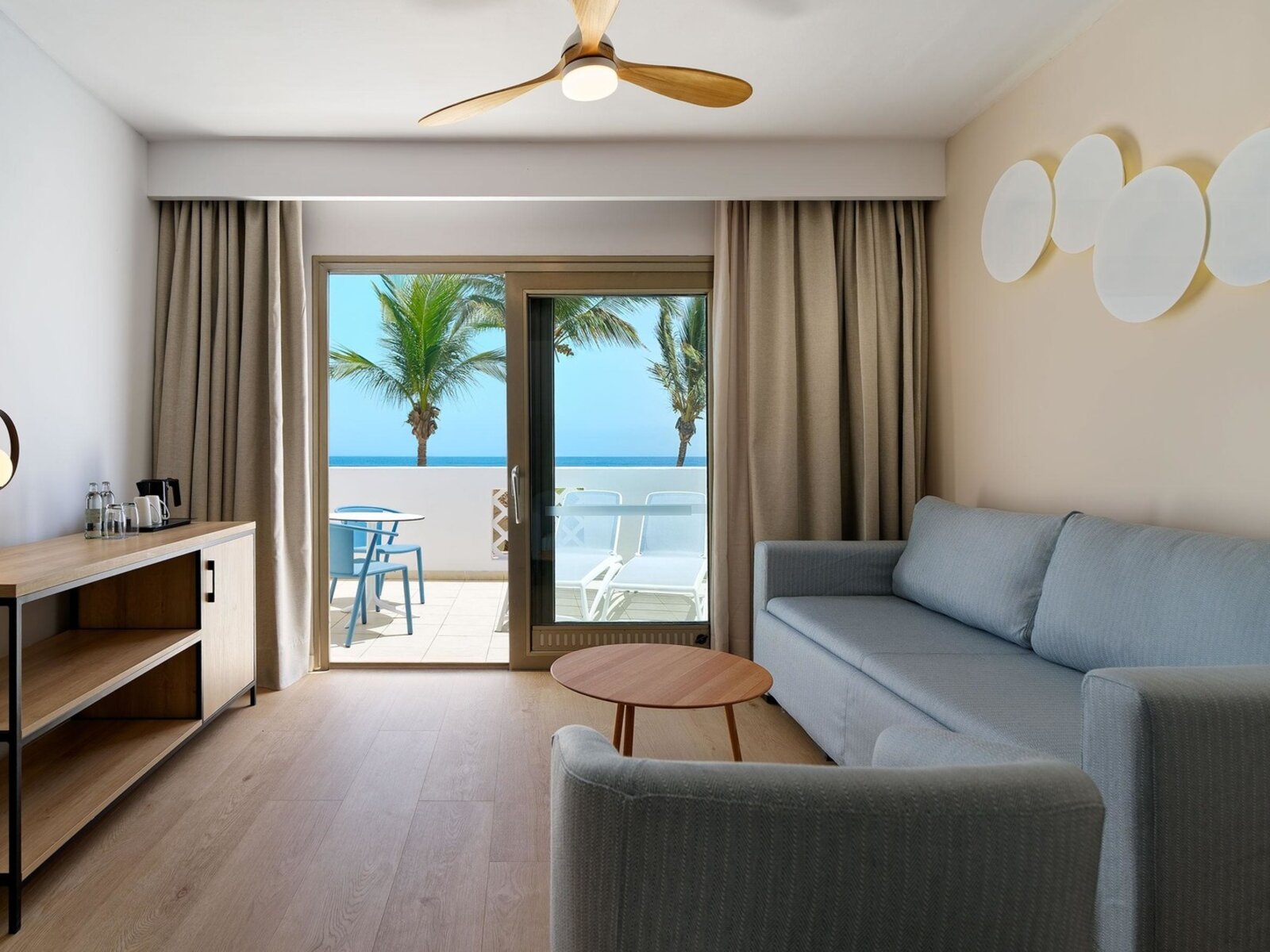 Wohnbeispiel Double Sea View Last Rate