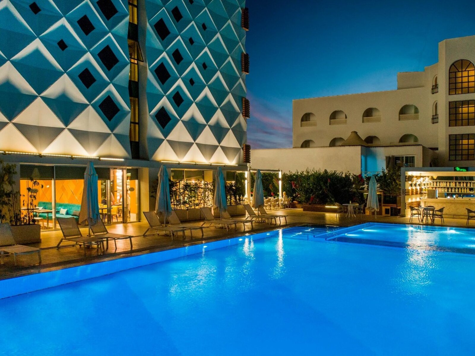 THE PALM BAR