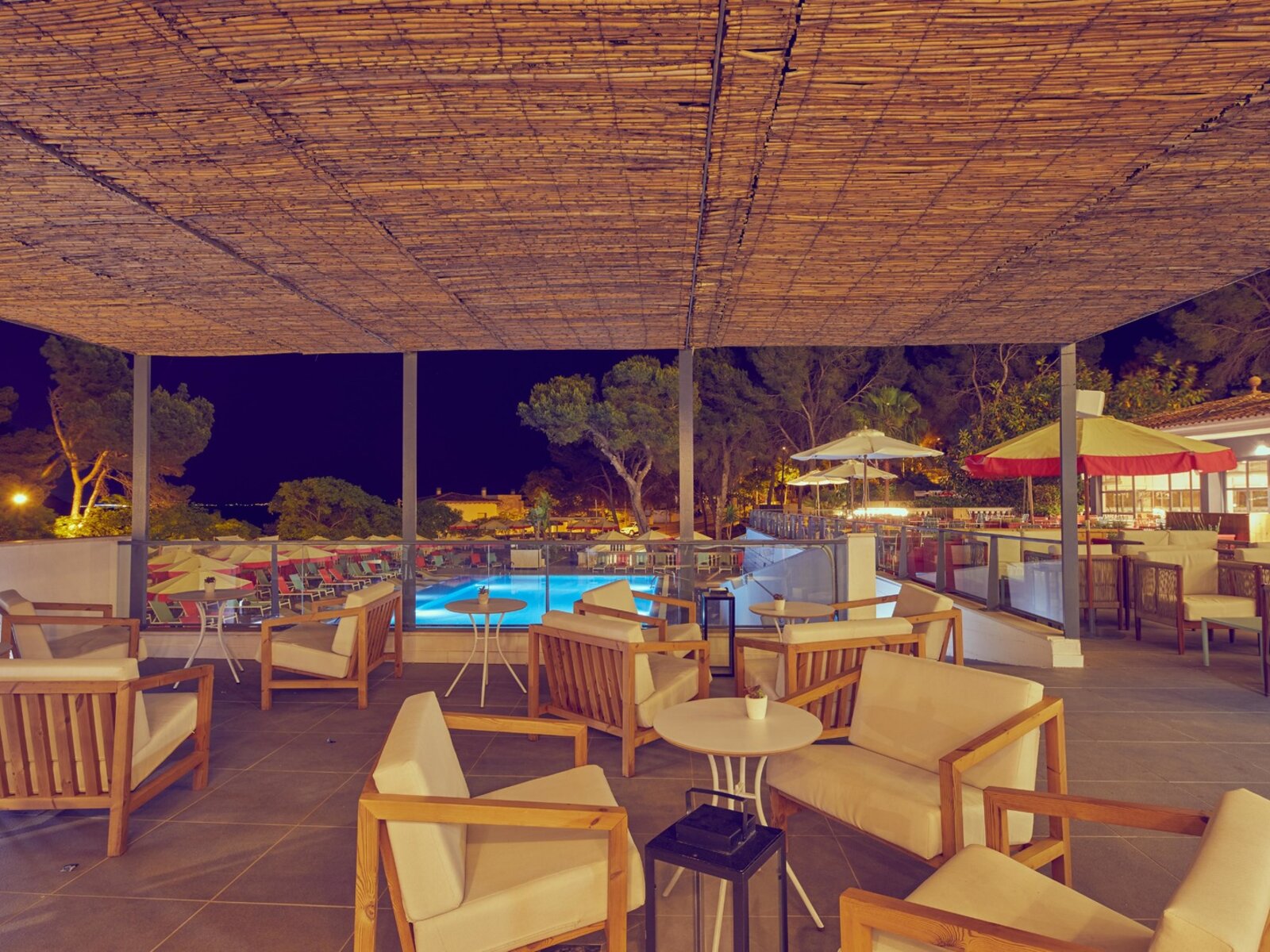 Agua (lobby bar)