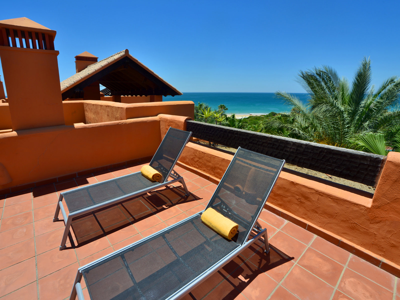 Wohnbeispiel 3 Bedrooms Luxury swimming pool