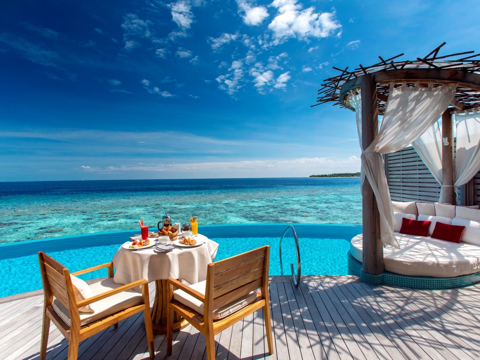 Wohnbeispiel Water Villa with Private Pool