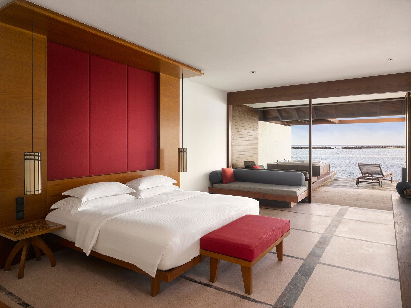 Wohnbeispiel Water Villa with Whirlpool