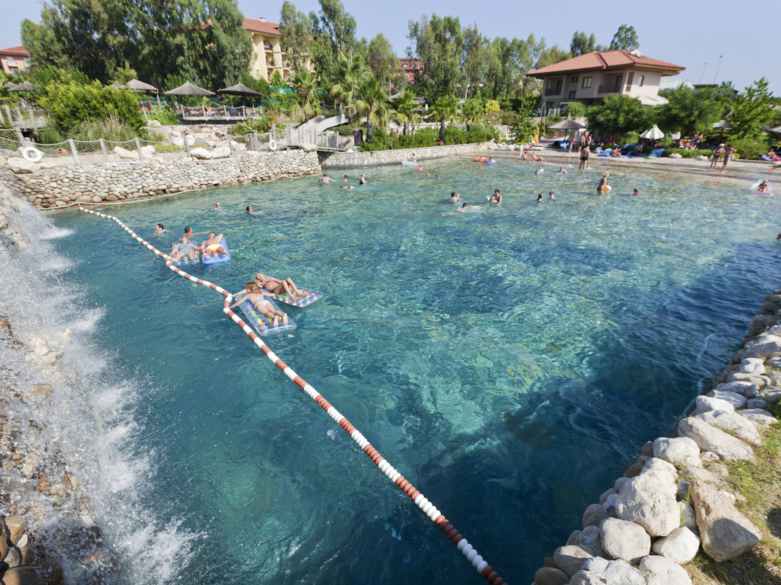 WAVE POOL