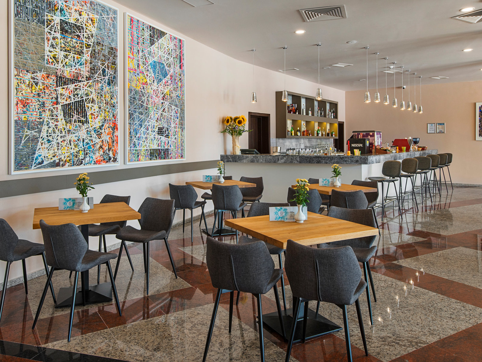 Lobby bar