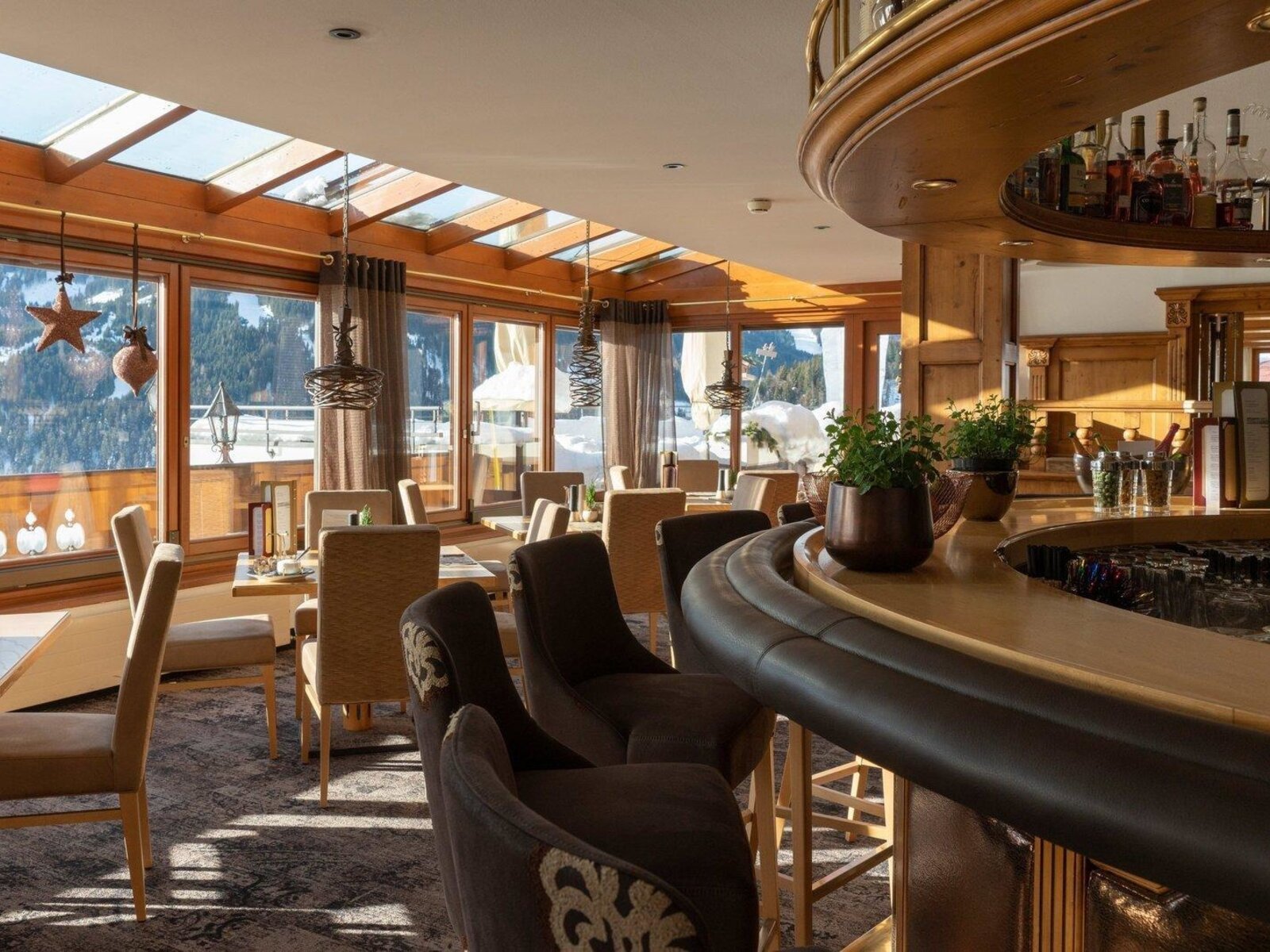 Hotelbar mit Ausblick