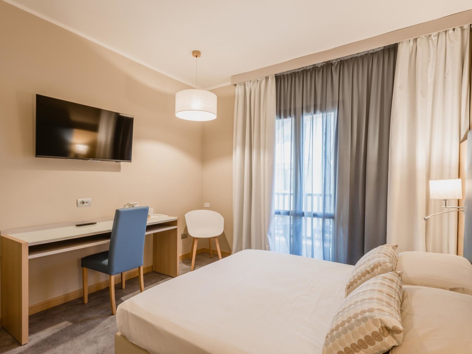 Wohnbeispiel Double Room with Sea View and Balcony