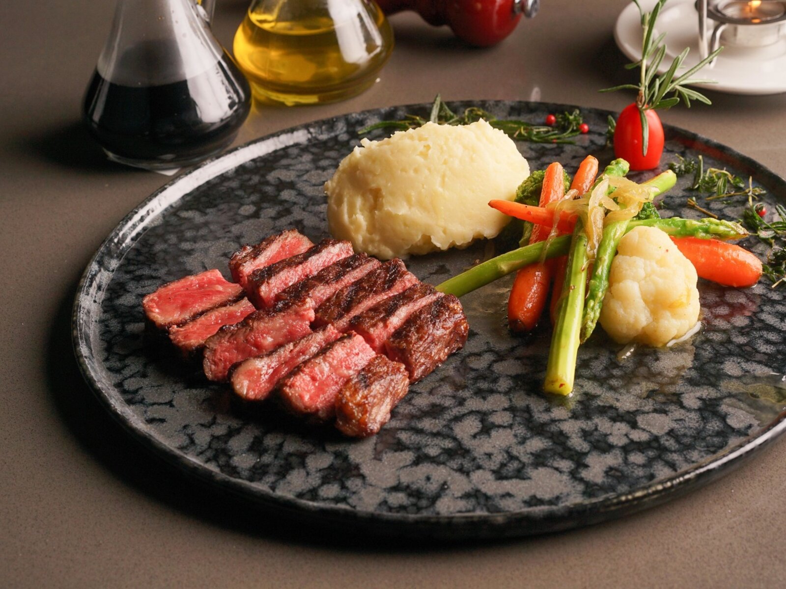 Sam's Steaks & Grill