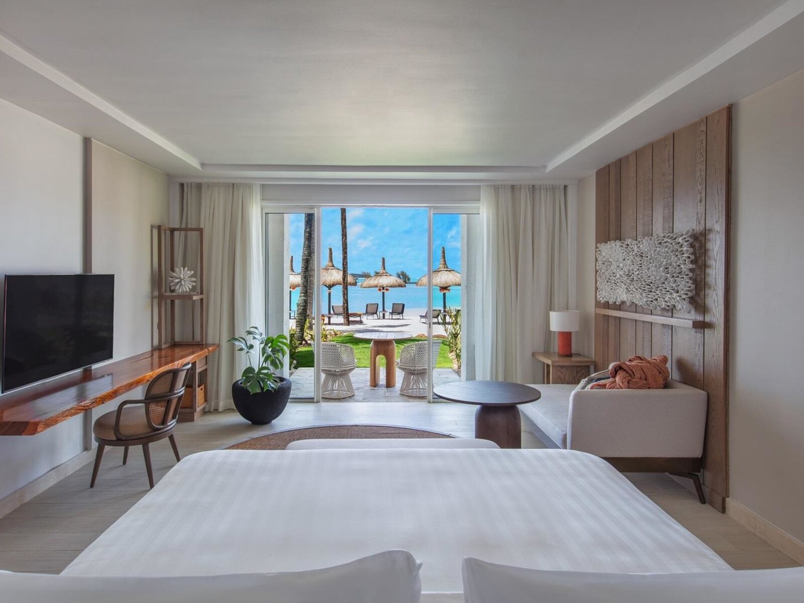Wohnbeispiel Hibiscus Beachfront Junior Suite