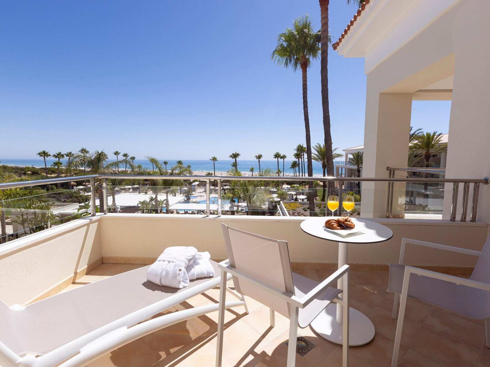 Wohnbeispiel Serenity Suite direct sea view
