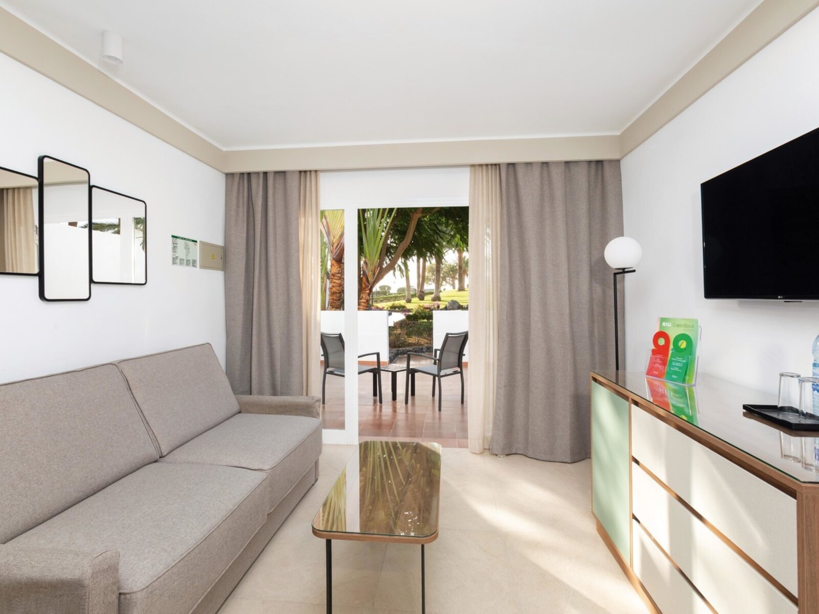 Wohnbeispiel Family Room Garden View