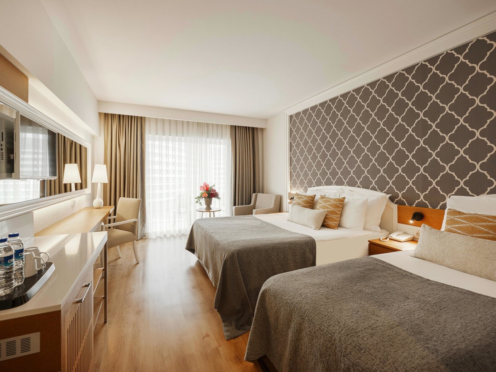 Deluxe  Room Land View