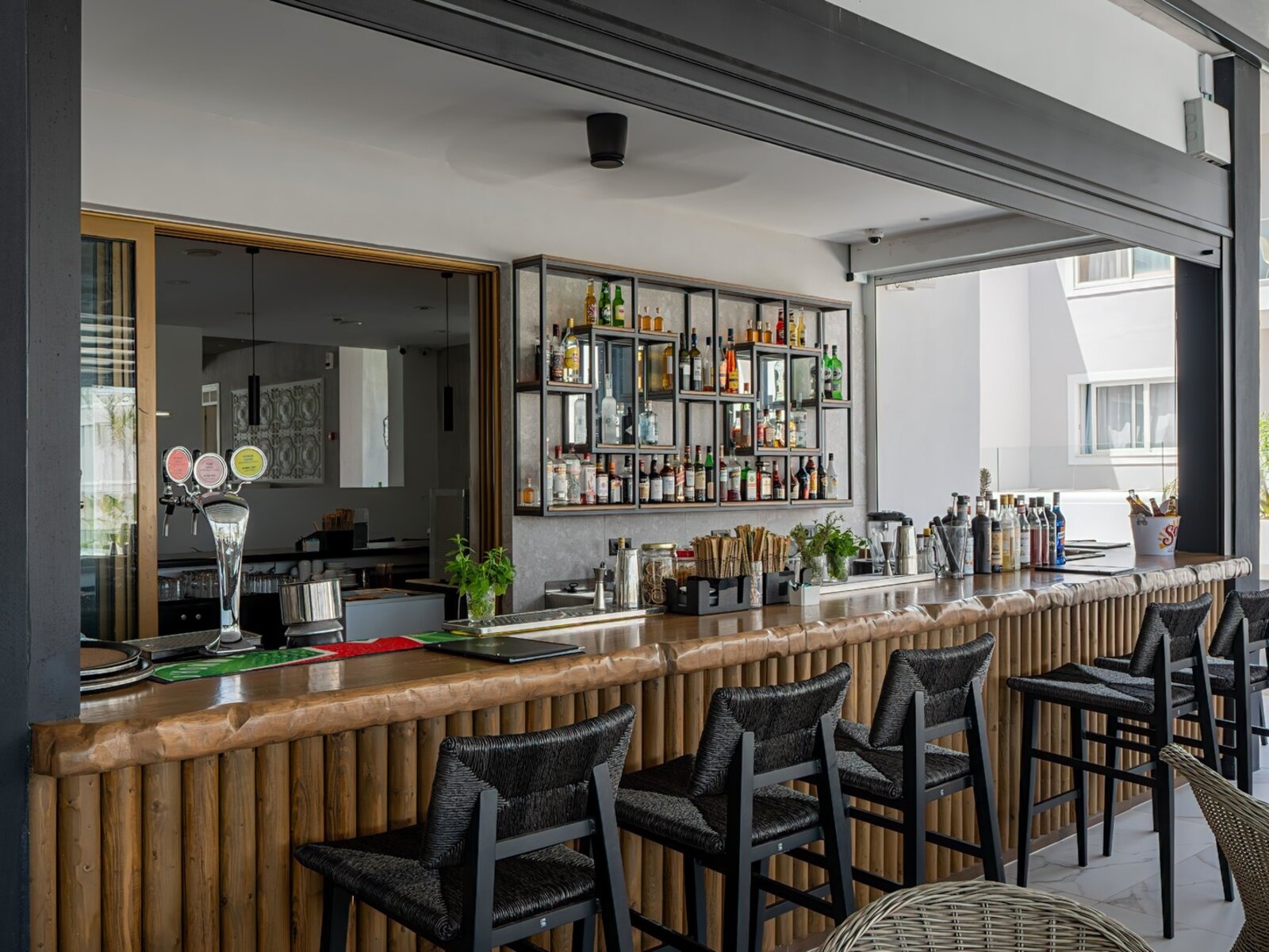 Lobbybar