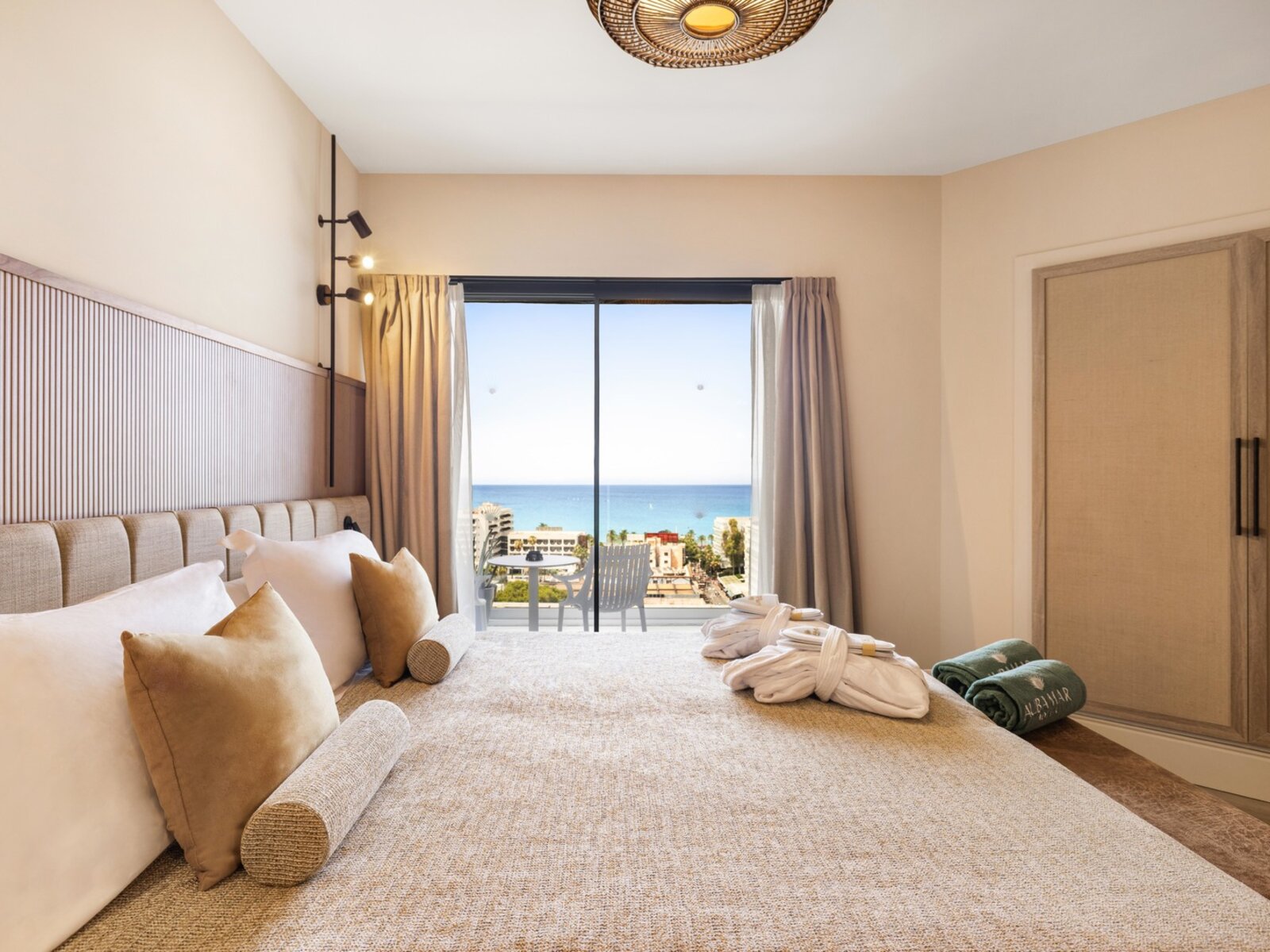 Wohnbeispiel double room sea view (Tower block)