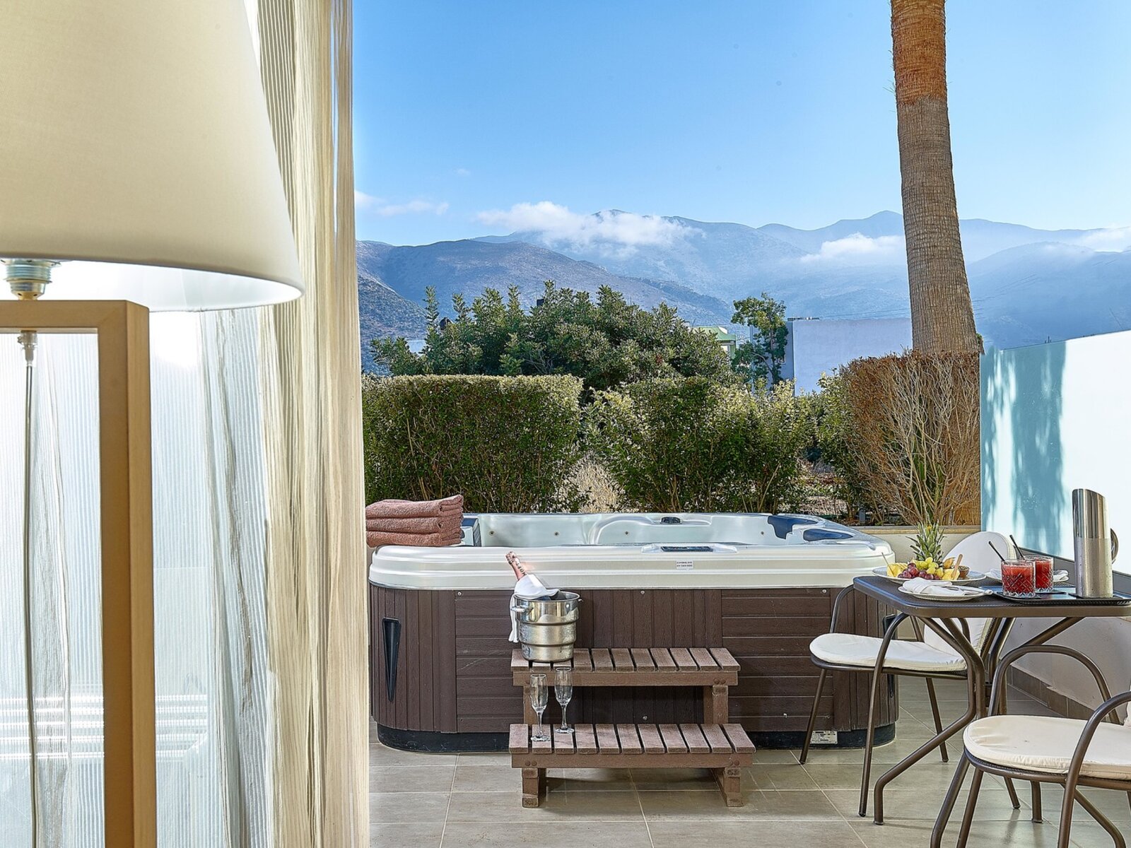 Wohnbeispiel Superior Room Mountain View with Open Air Jacuzzi