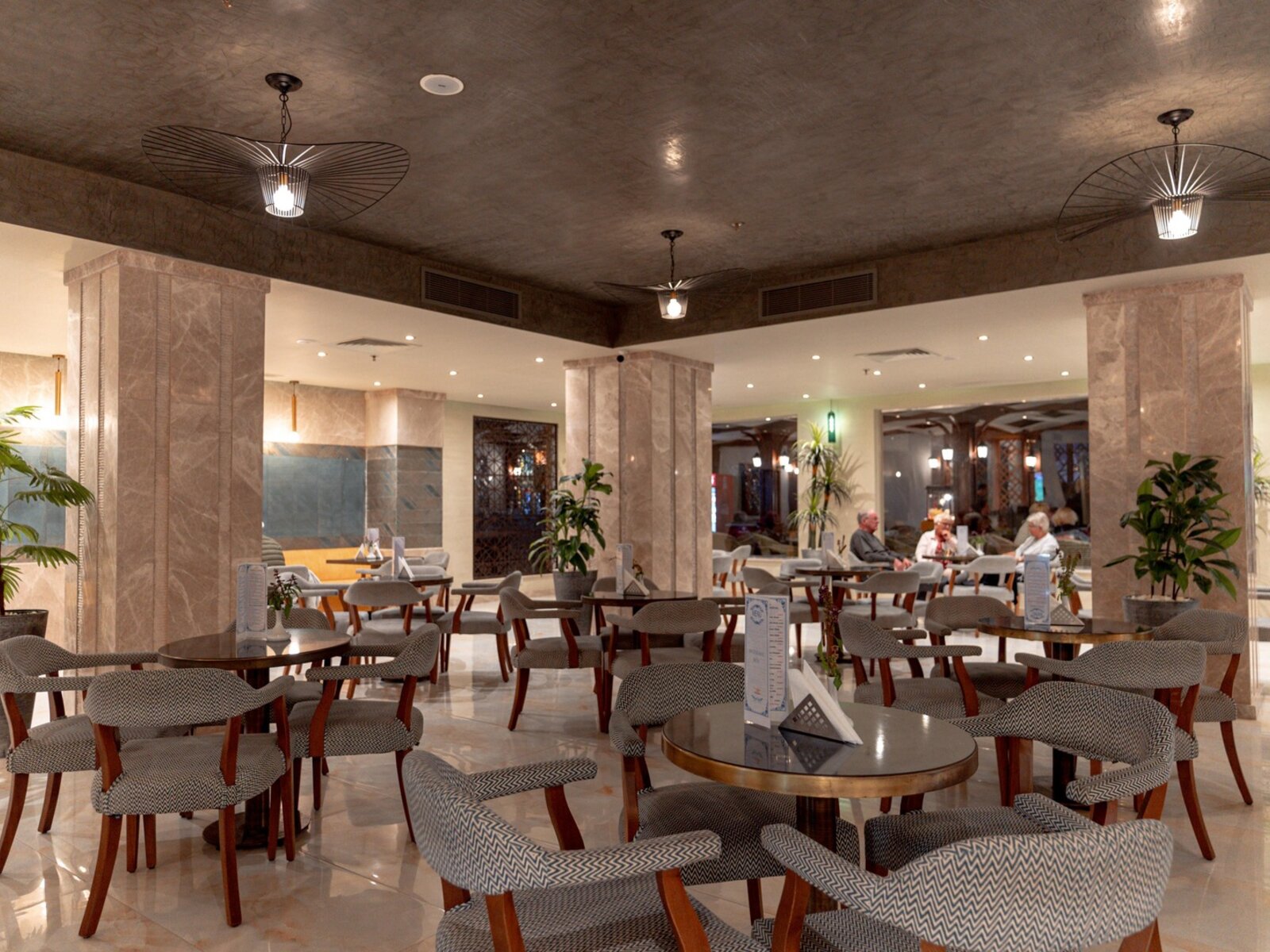 Ali's Lobby Bar