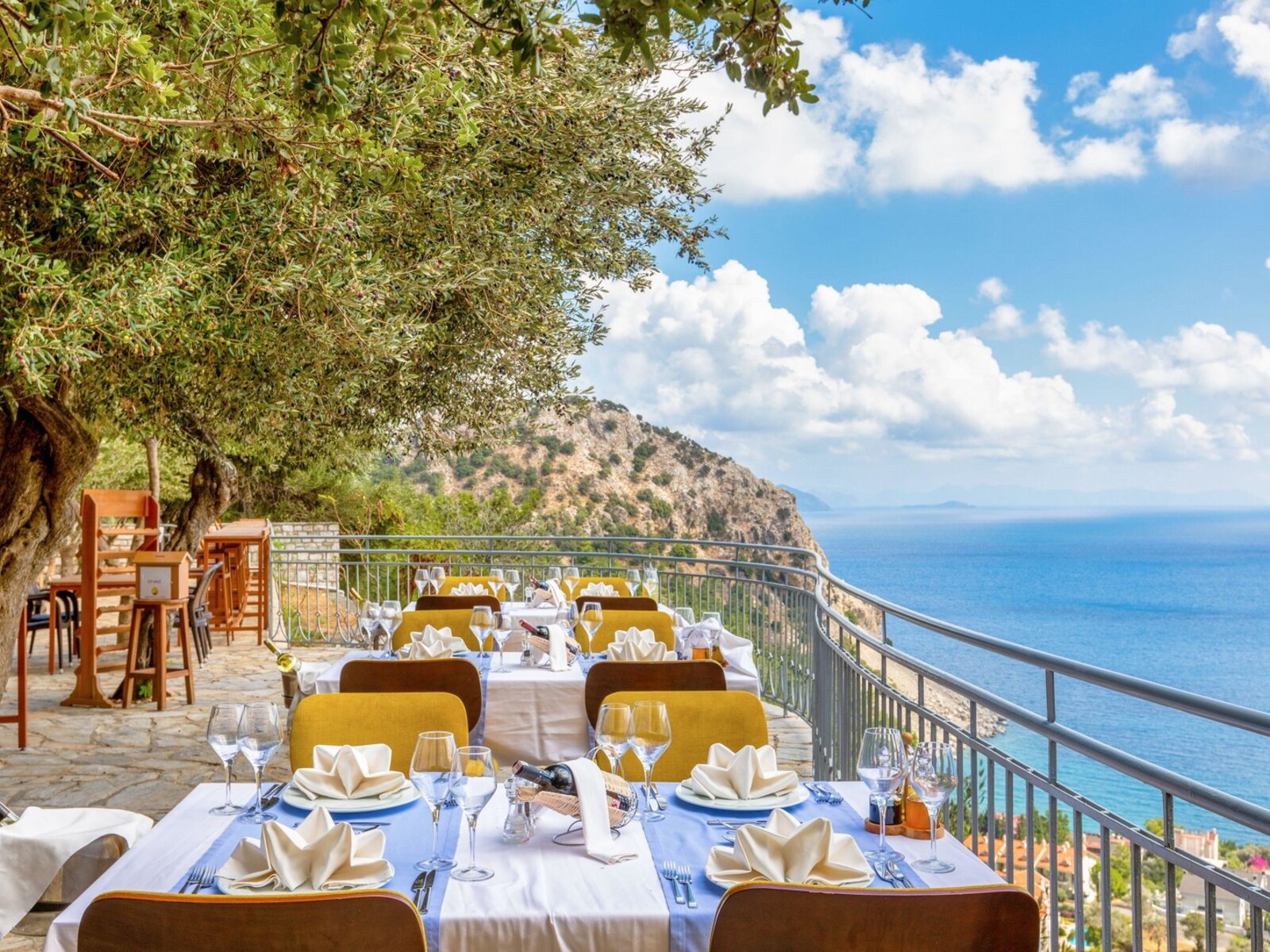 Loryma Bistro