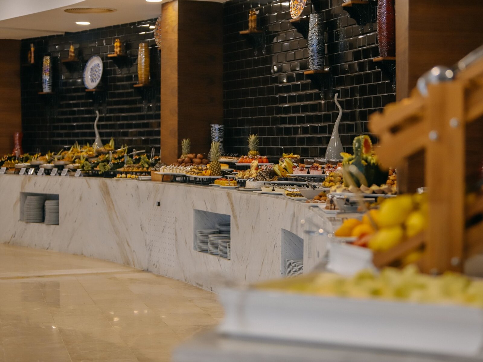 MAIN RESTAURANT