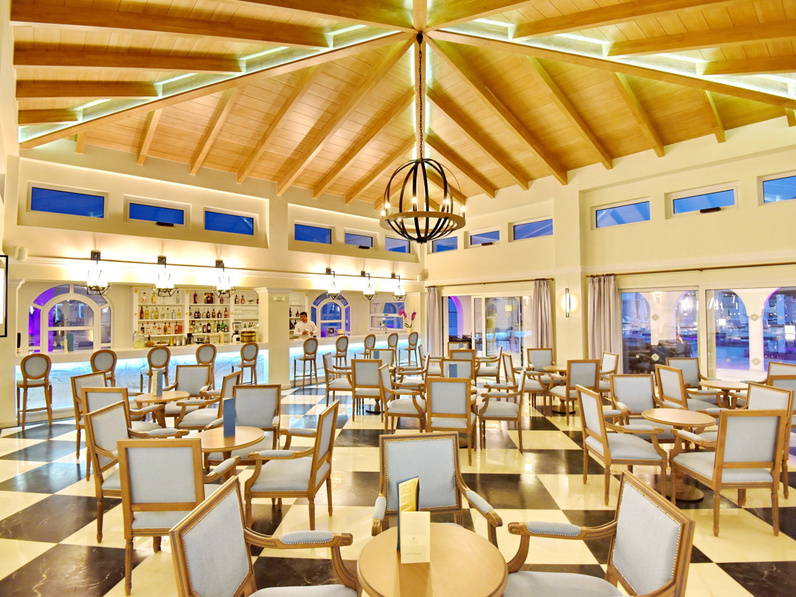 AEOLUS MAIN - LOBBY BAR
