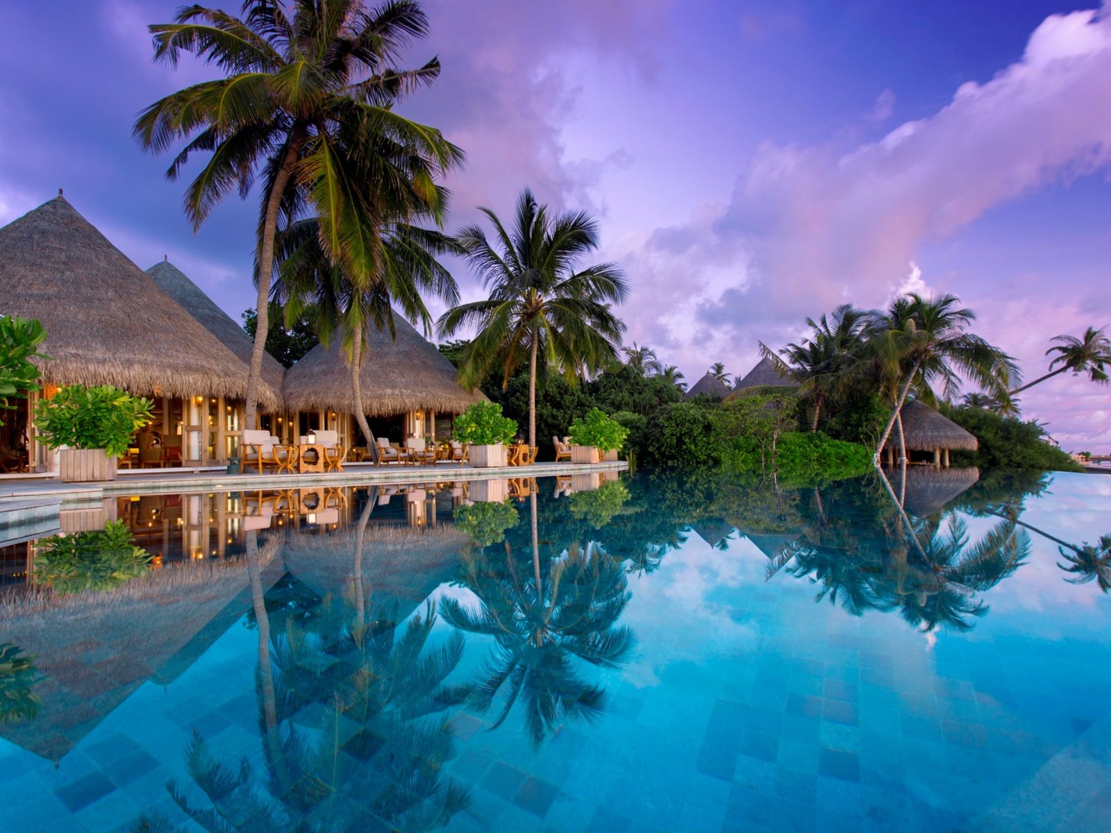 Compass Pool Bar