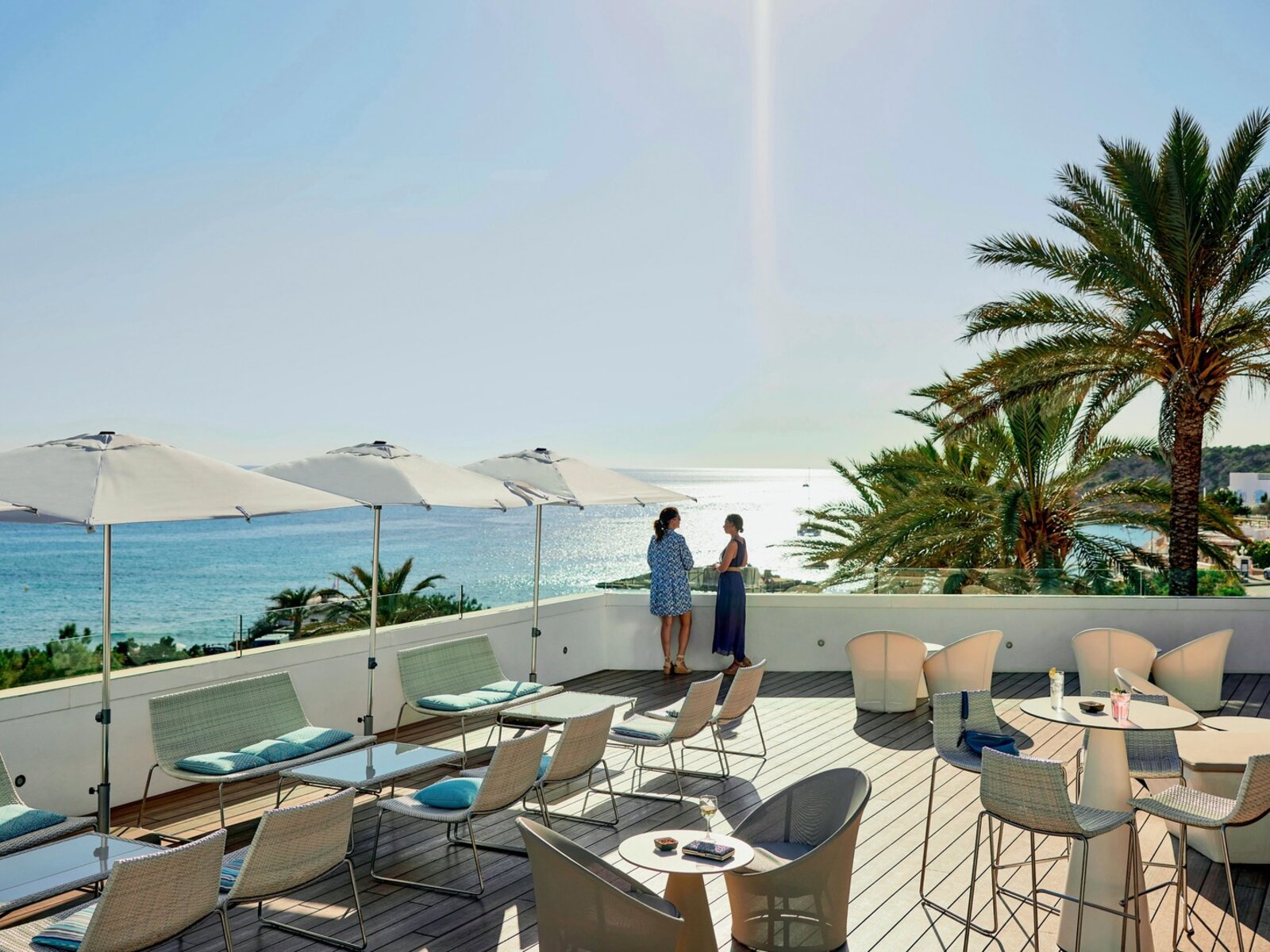 Sunset Lounge Bar