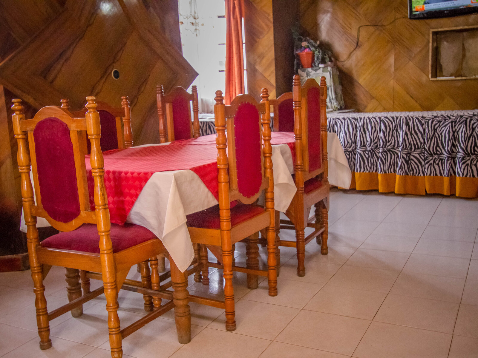 Hotel Hotel Genevieve in Lake Nakuru National Park günstig buchen bei ...