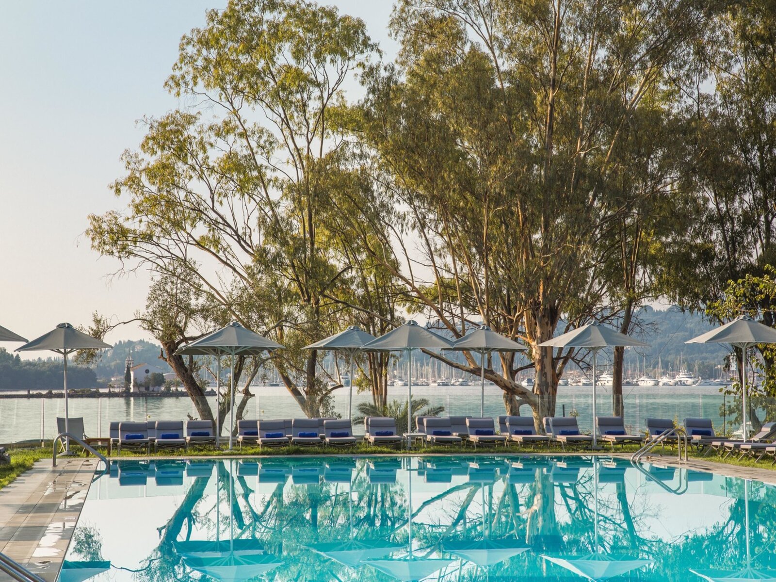 LARGE OUTDOOR POOL 500 SQM