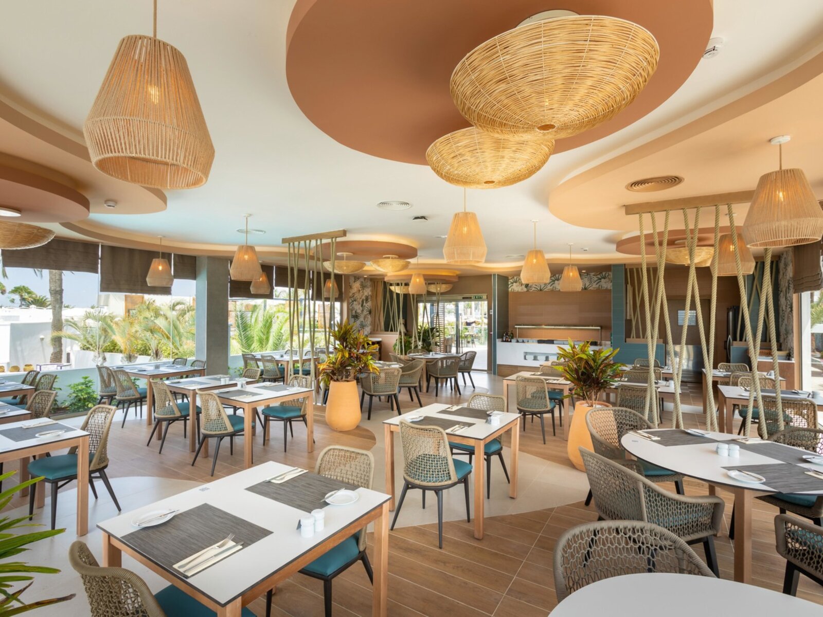 Pool Oasis /abends spanisches Restaurant