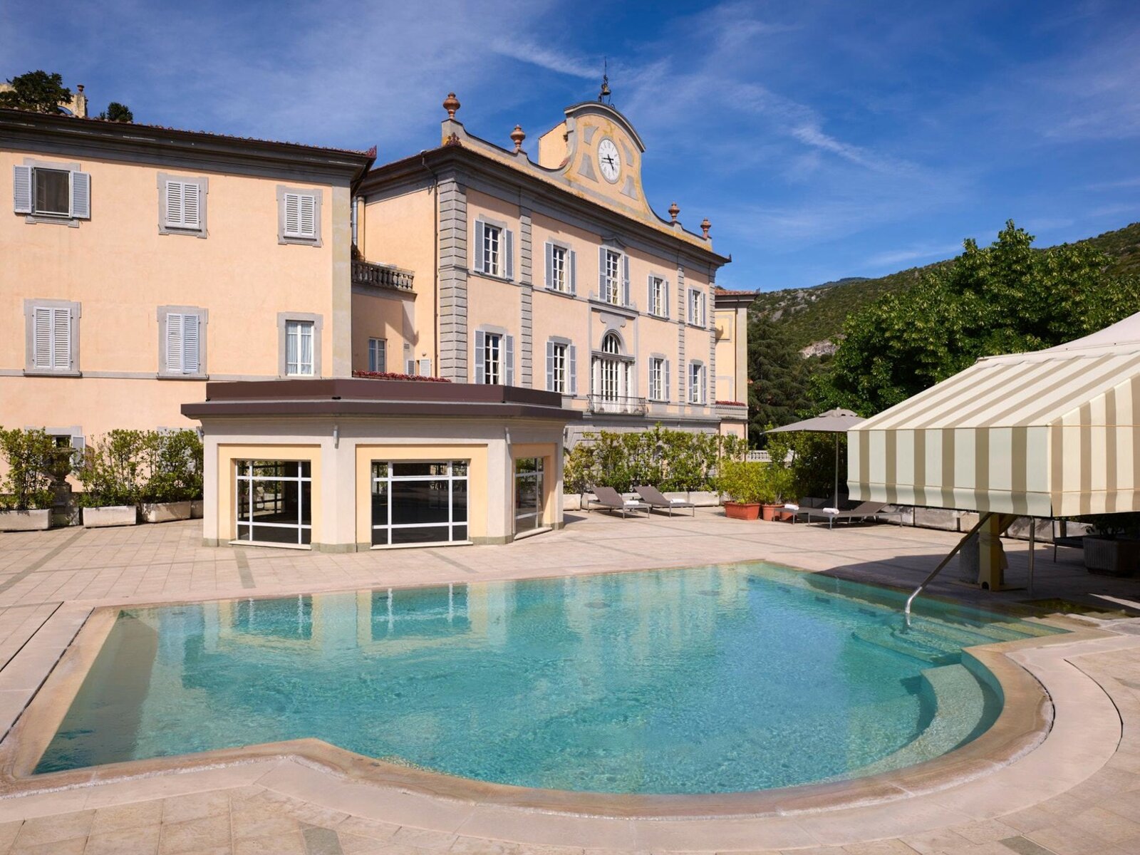 Outdoor terrace pool