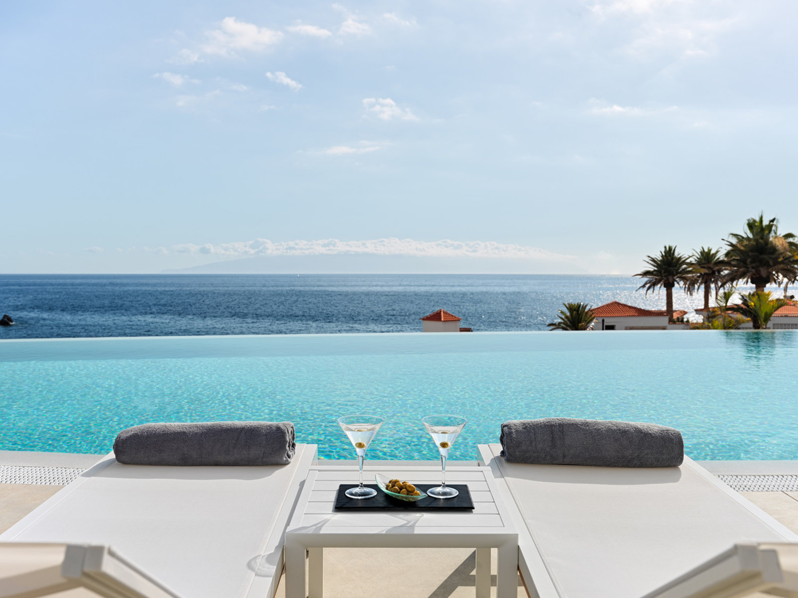Infinity Pool (only Platinum guests)