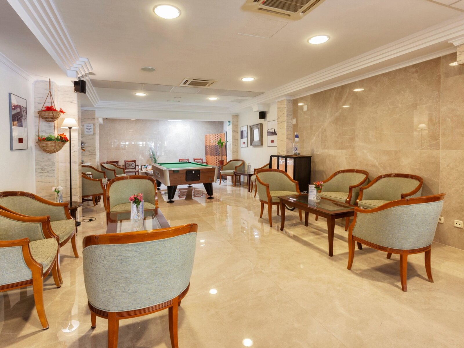 Lobbybar