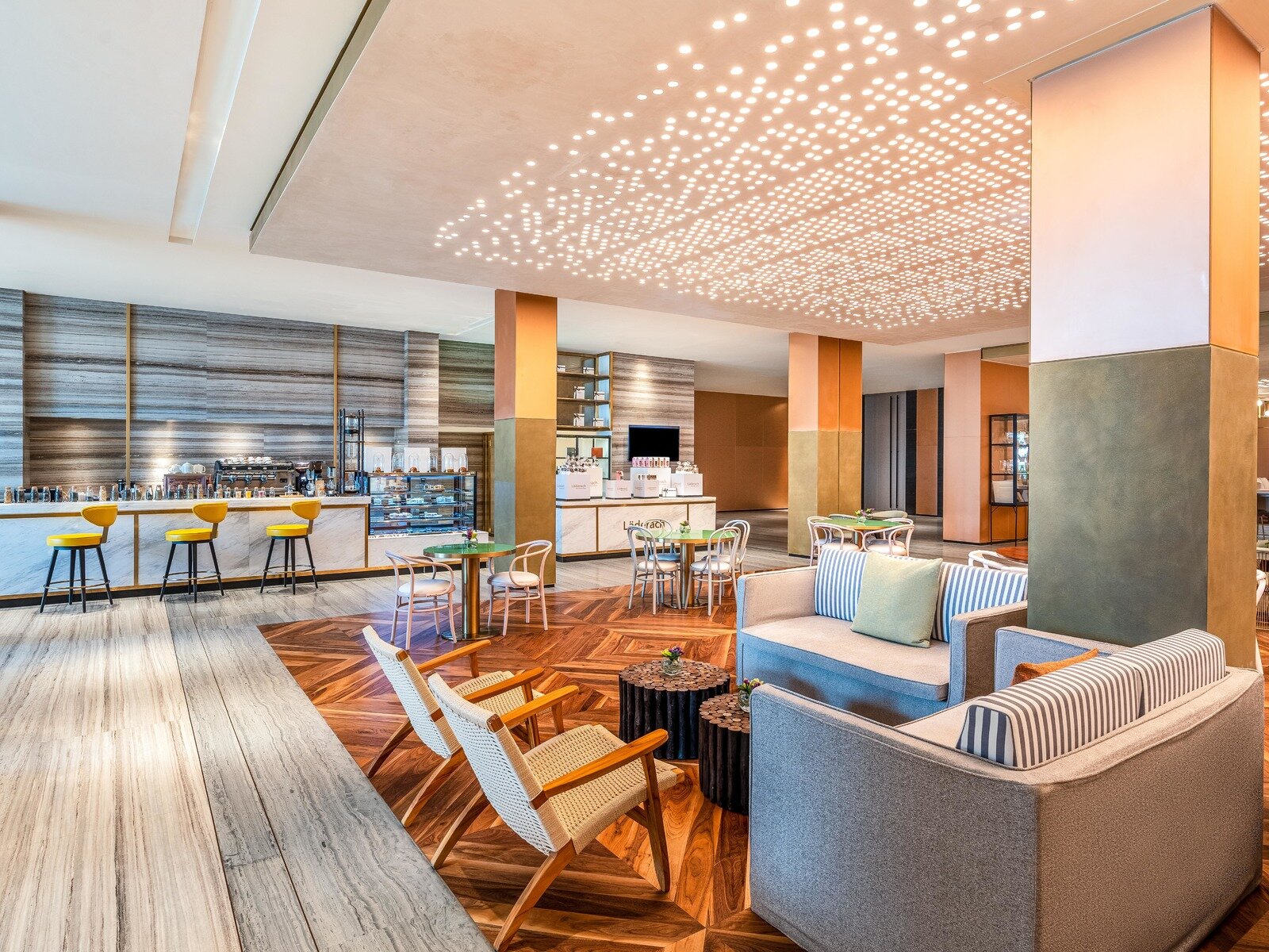 Crust Lobby Lounge