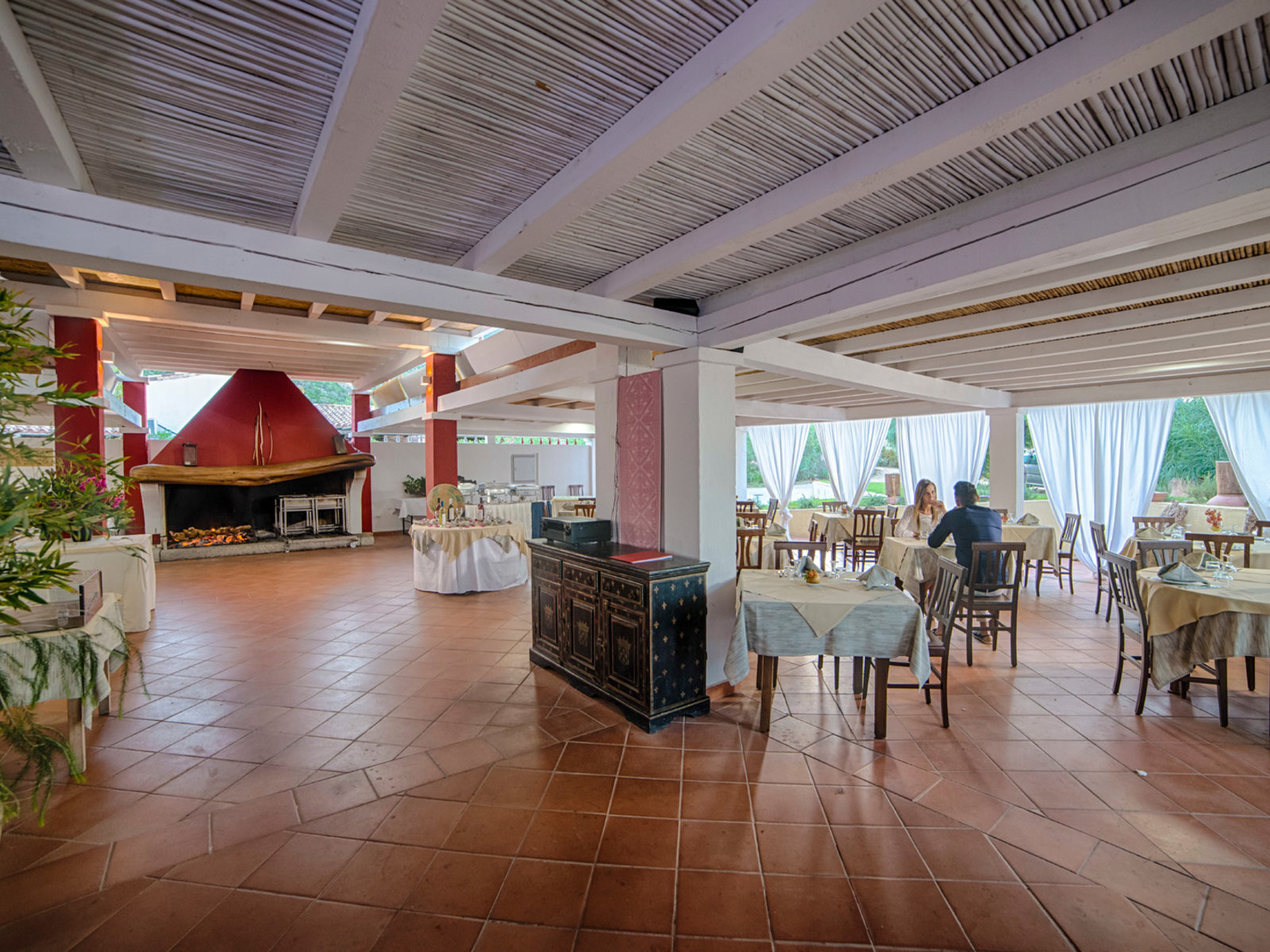 Central buffet restaurant