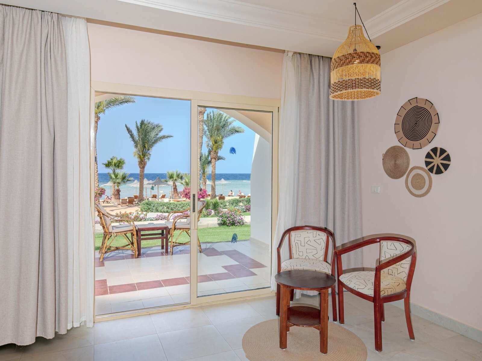 Wohnbeispiel Deluxe Beach Front room