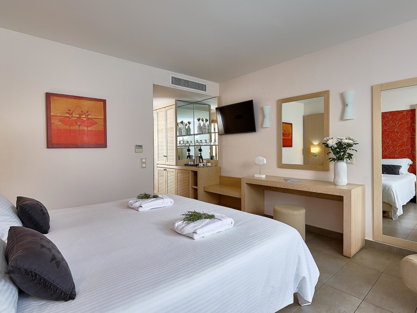 Wohnbeispiel Superior Room Indiviual Pool