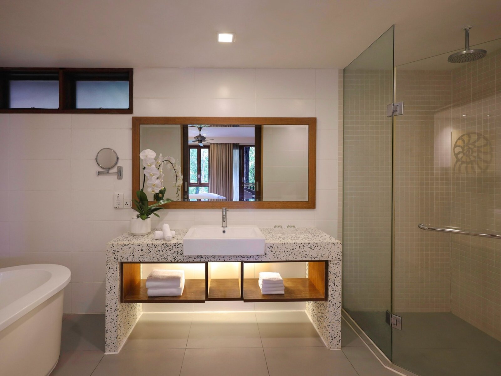 Wohnbeispiel Rainforest Studio (Green View)