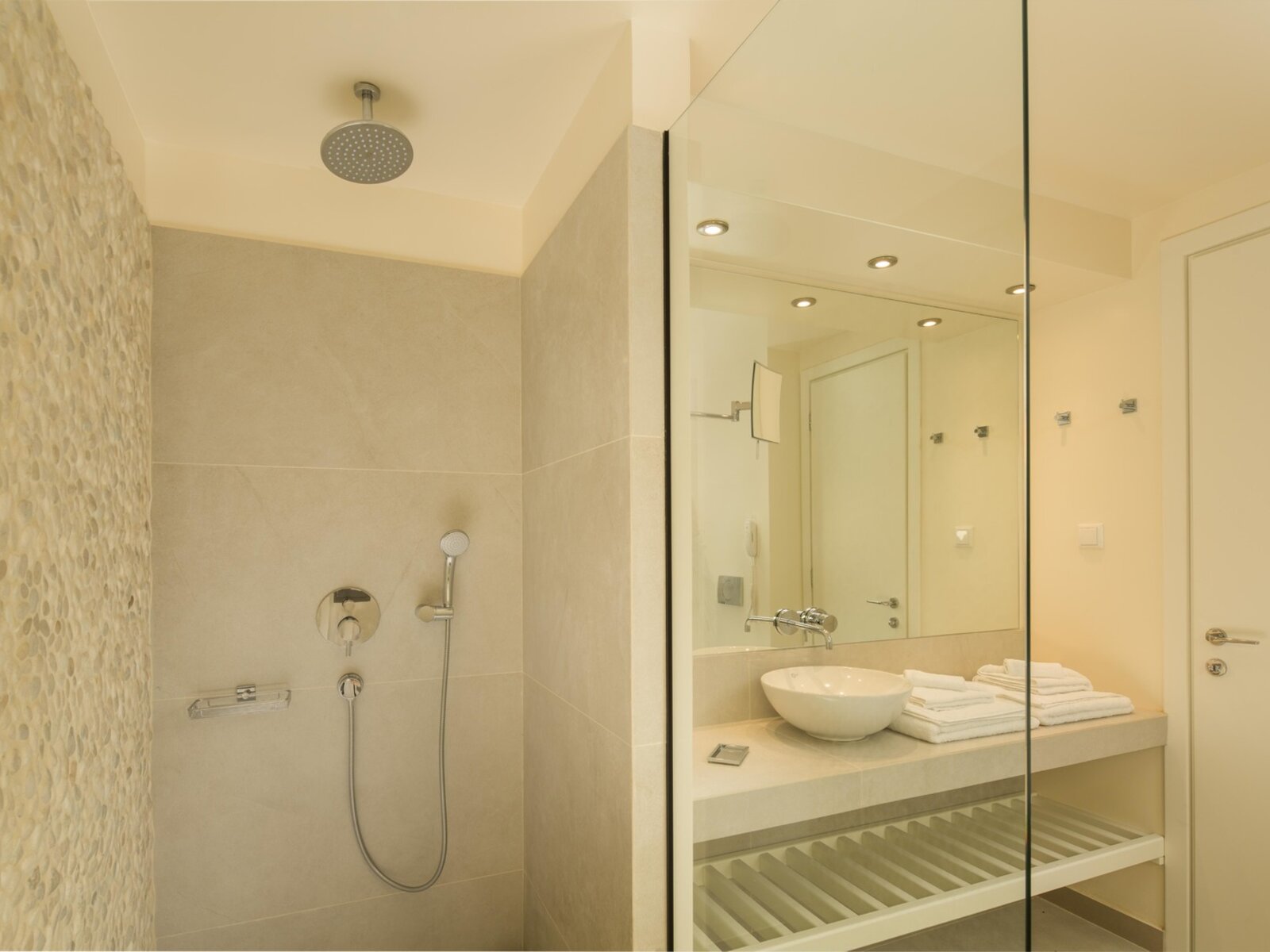 Wohnbeispiel Superior Panorama Bungalow Suite Jacuzzi
