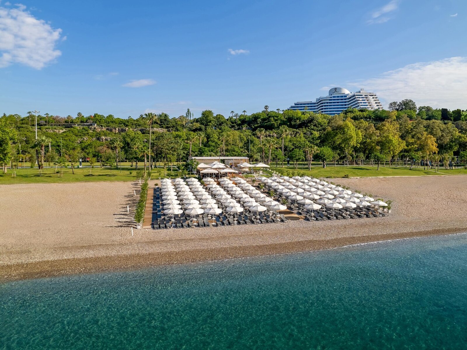 Aruna Beach (April-October)