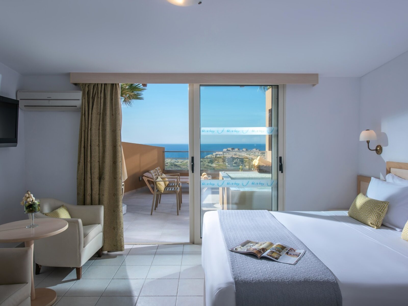 Wohnbeispiel Family Suite 2 bedroom Sea view outdoor jacuzzi