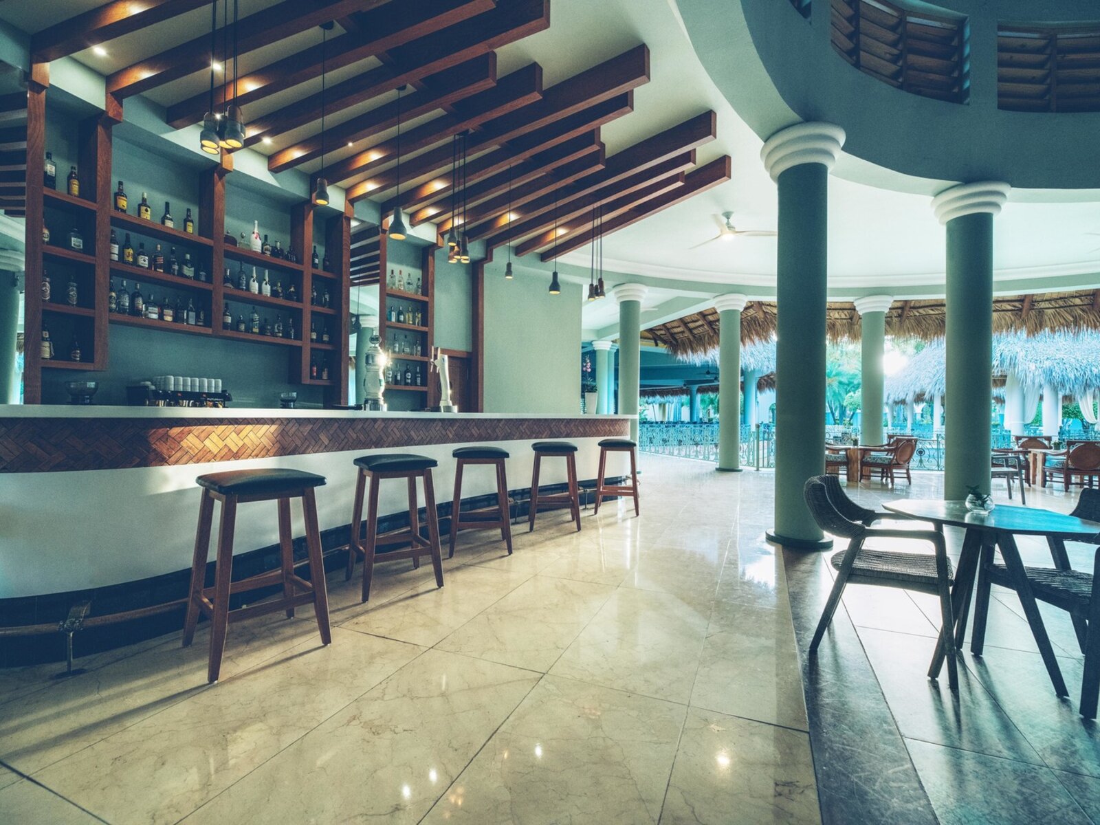 La Plaza Bar