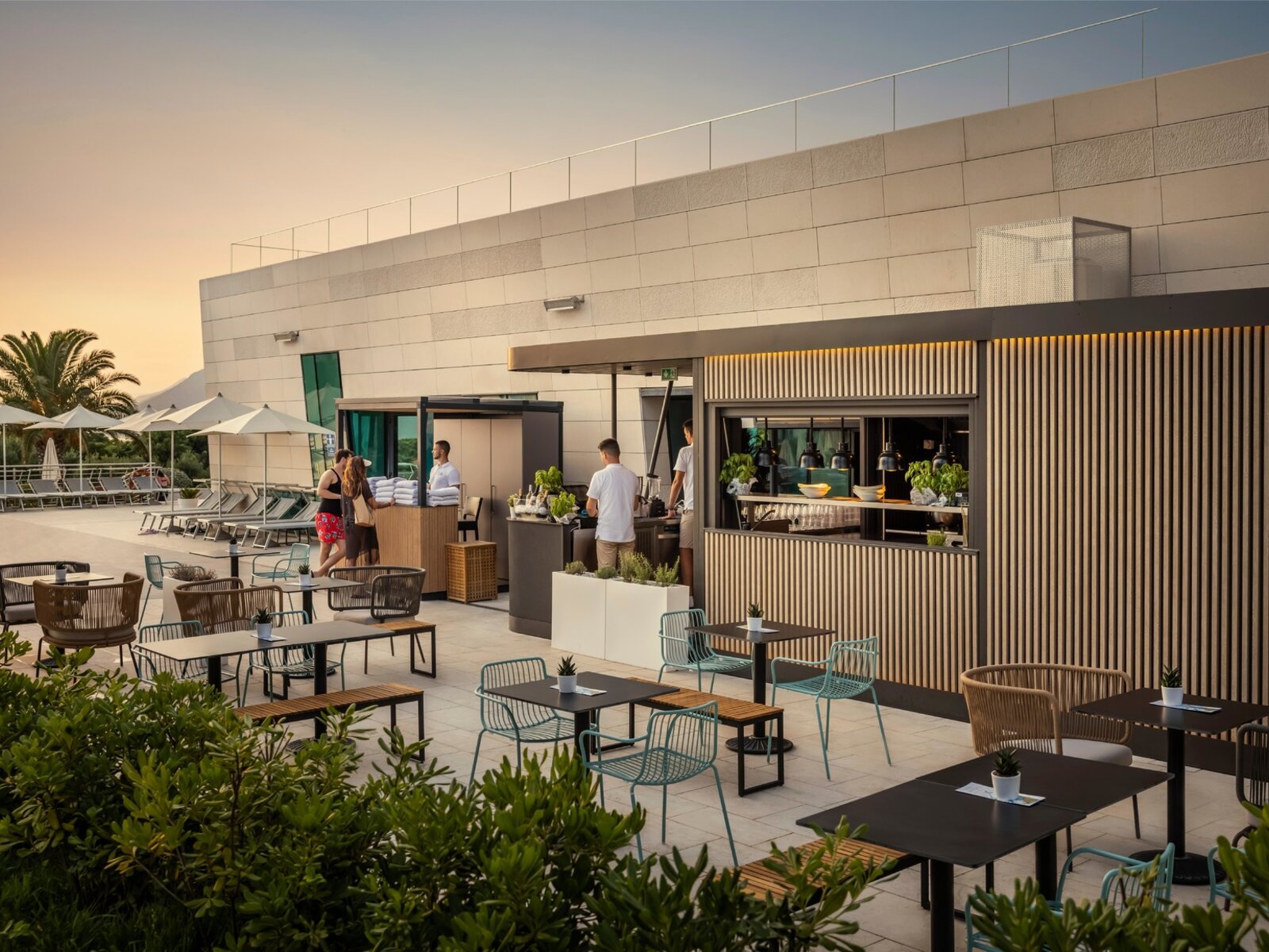 Mezzino Pool Bar