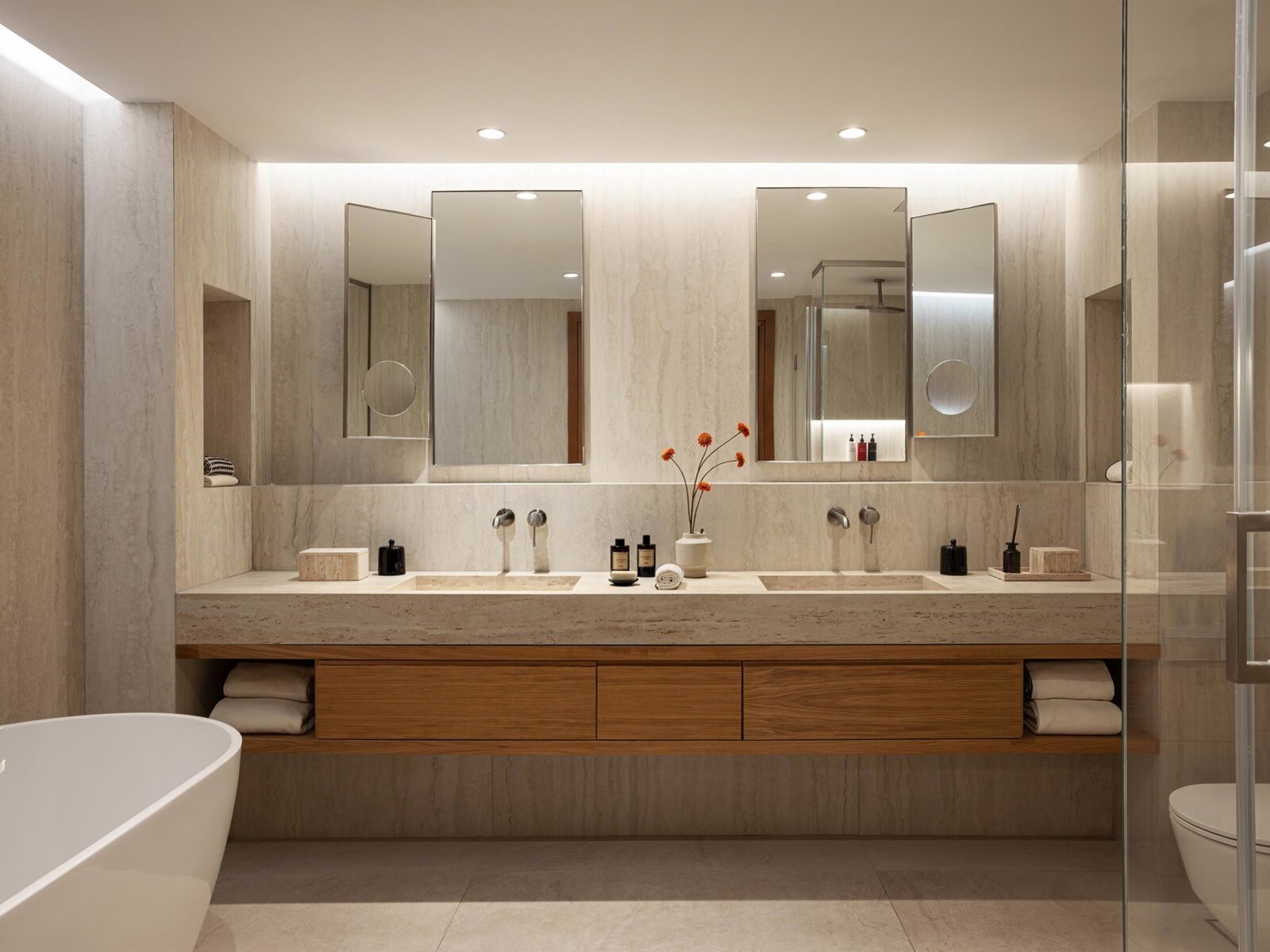 Wohnbeispiel Luxury Family Suite Sharing Pool with Balcony