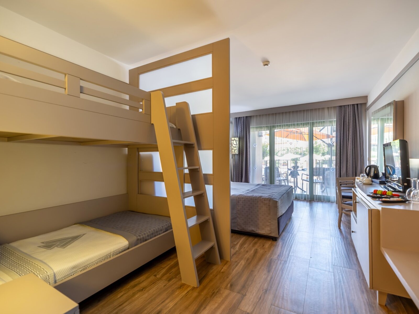 Wohnbeispiel Family Terrace Room with Bunkbed