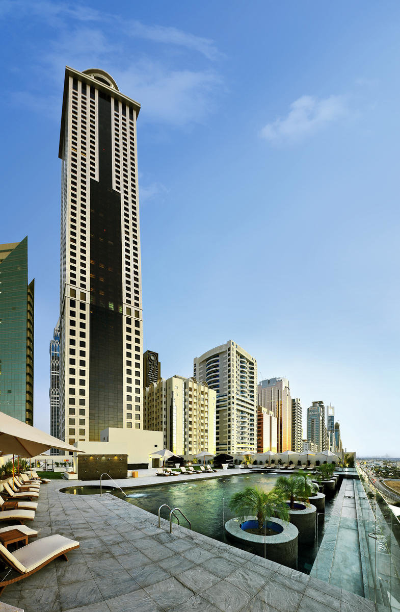 the tower plaza hotel dubai to dubai mall