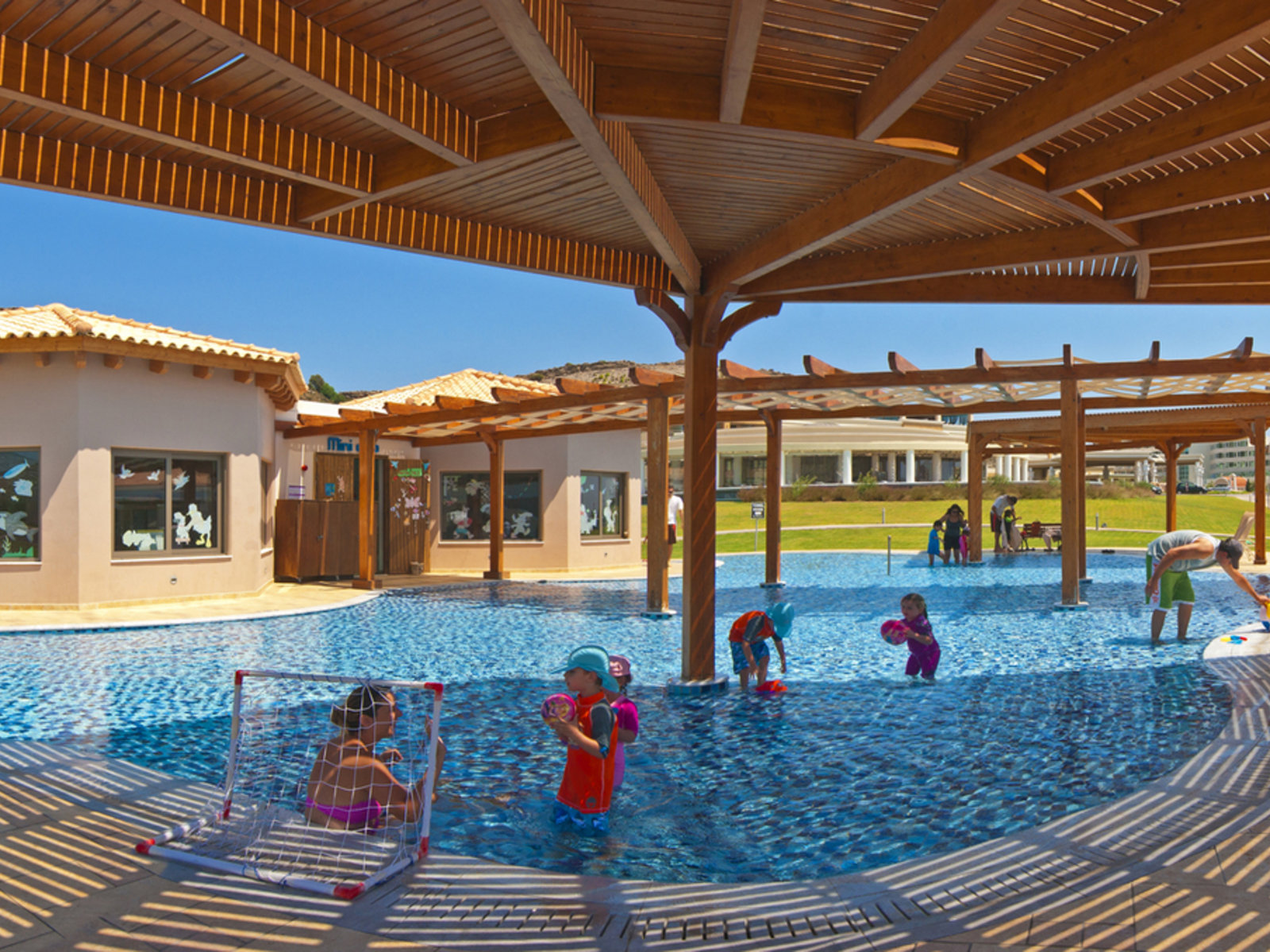 MINI CLUB OUTDOOR POOL