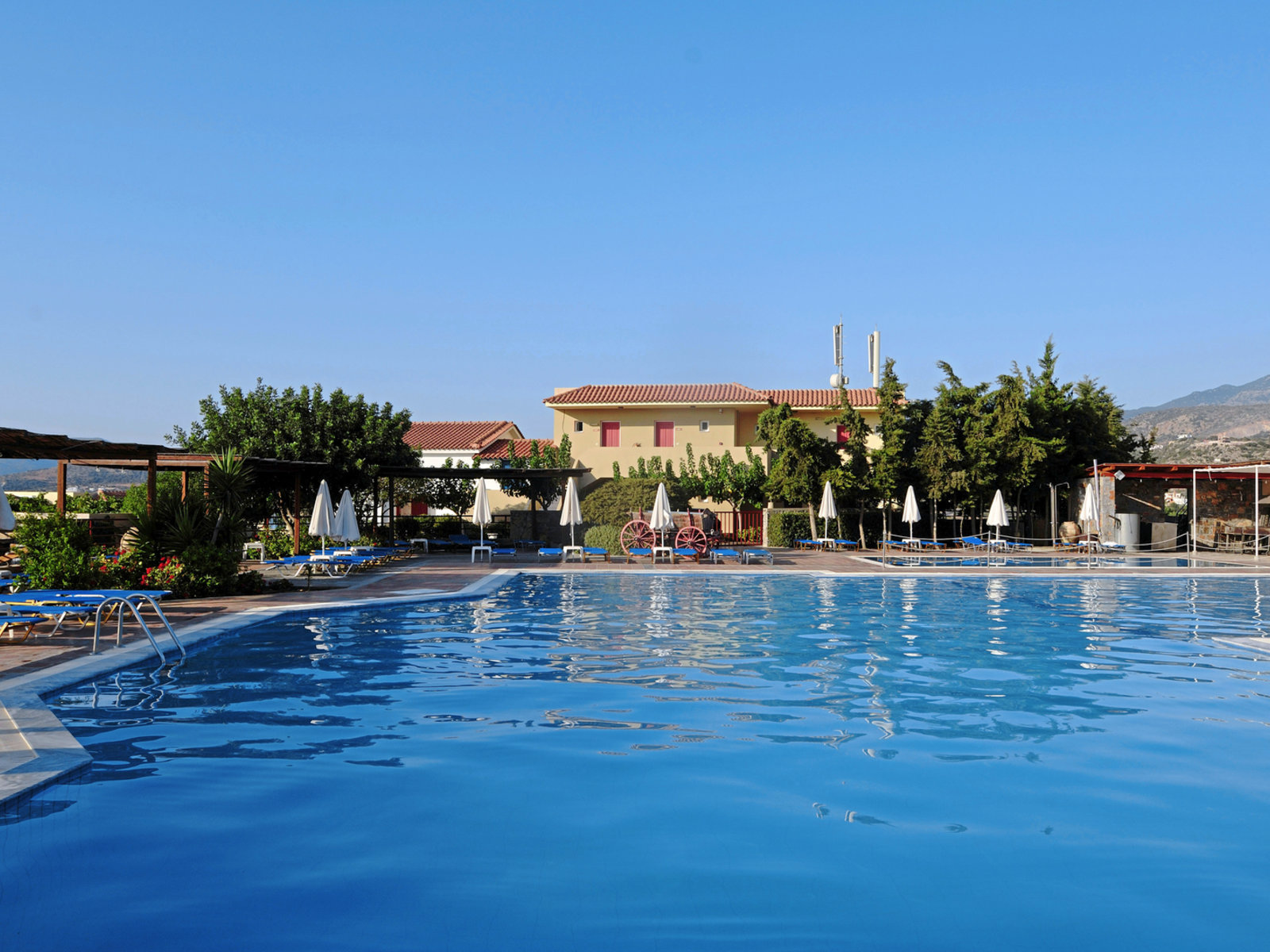 Aeolos pool & children's pool
