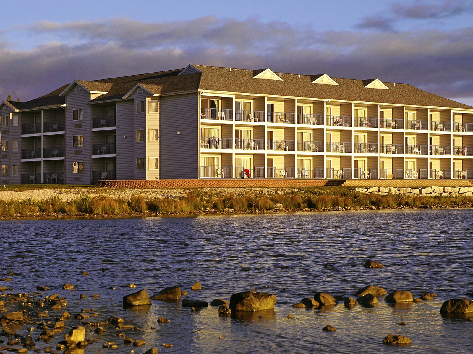 Best Western Harbour Pointe Lakefront Urlaub inkl. Flug » ltur