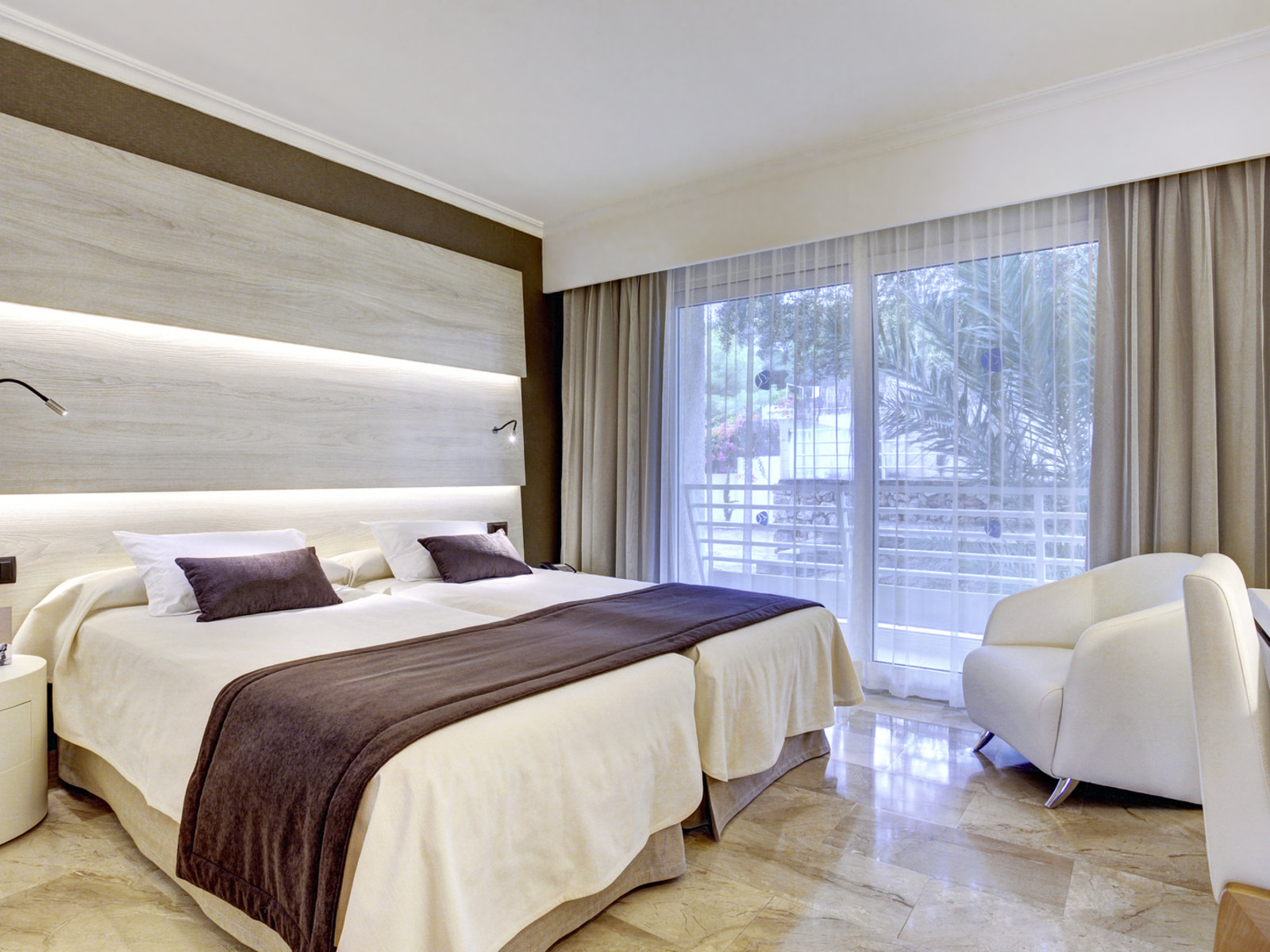 Wohnbeispiel Single with Child Double Room